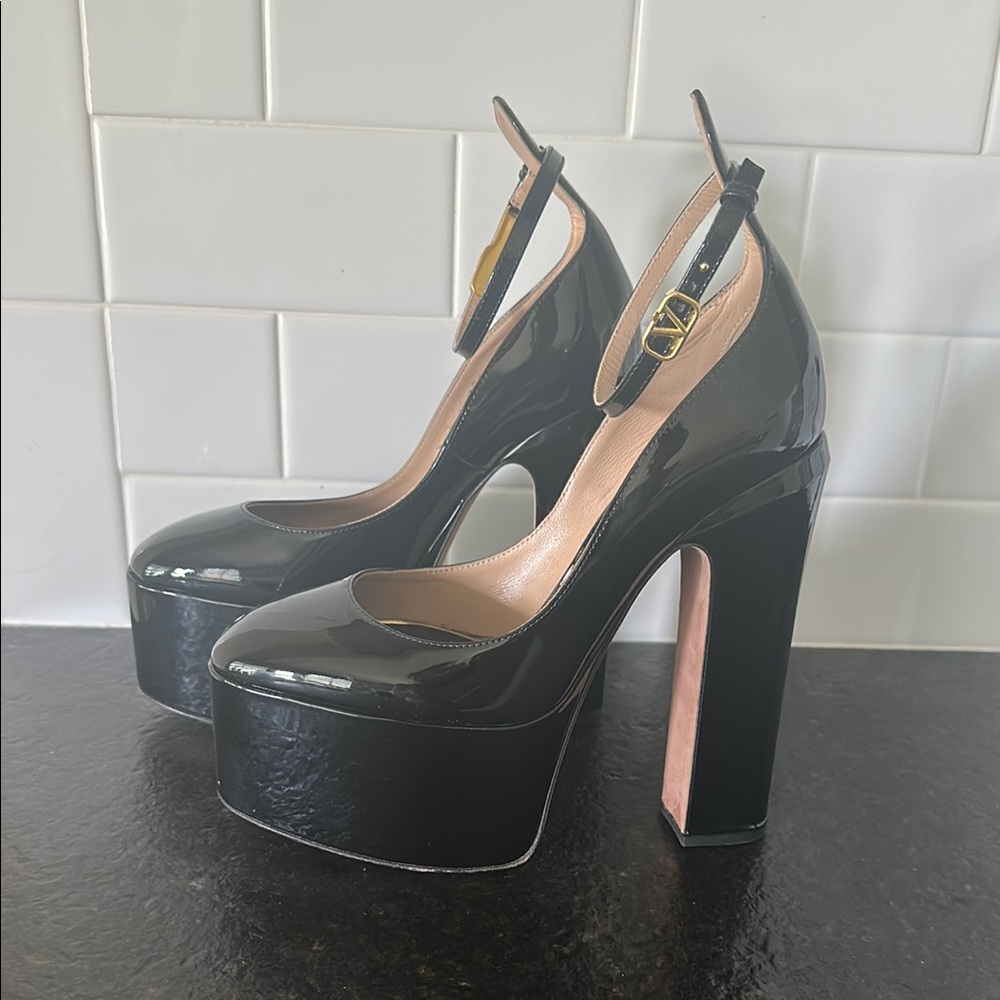 Elegant Black Platform Heels